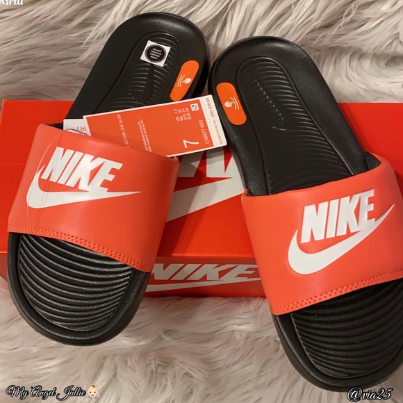 WOMEN'S NIKE VICTORI ONE PRINT SLIDE SANDALS Color: Black/Ambre Size: 6 and 7 - Picture 8 of 8